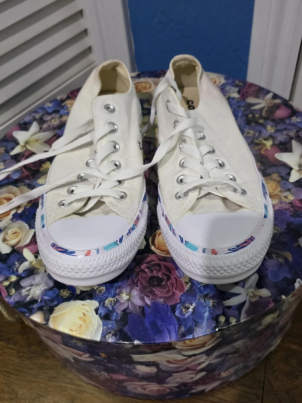 Converse Women's Low Top Canvas Sneakers in Cream with Flowered Patterned Trim - Picture 2 of 8
